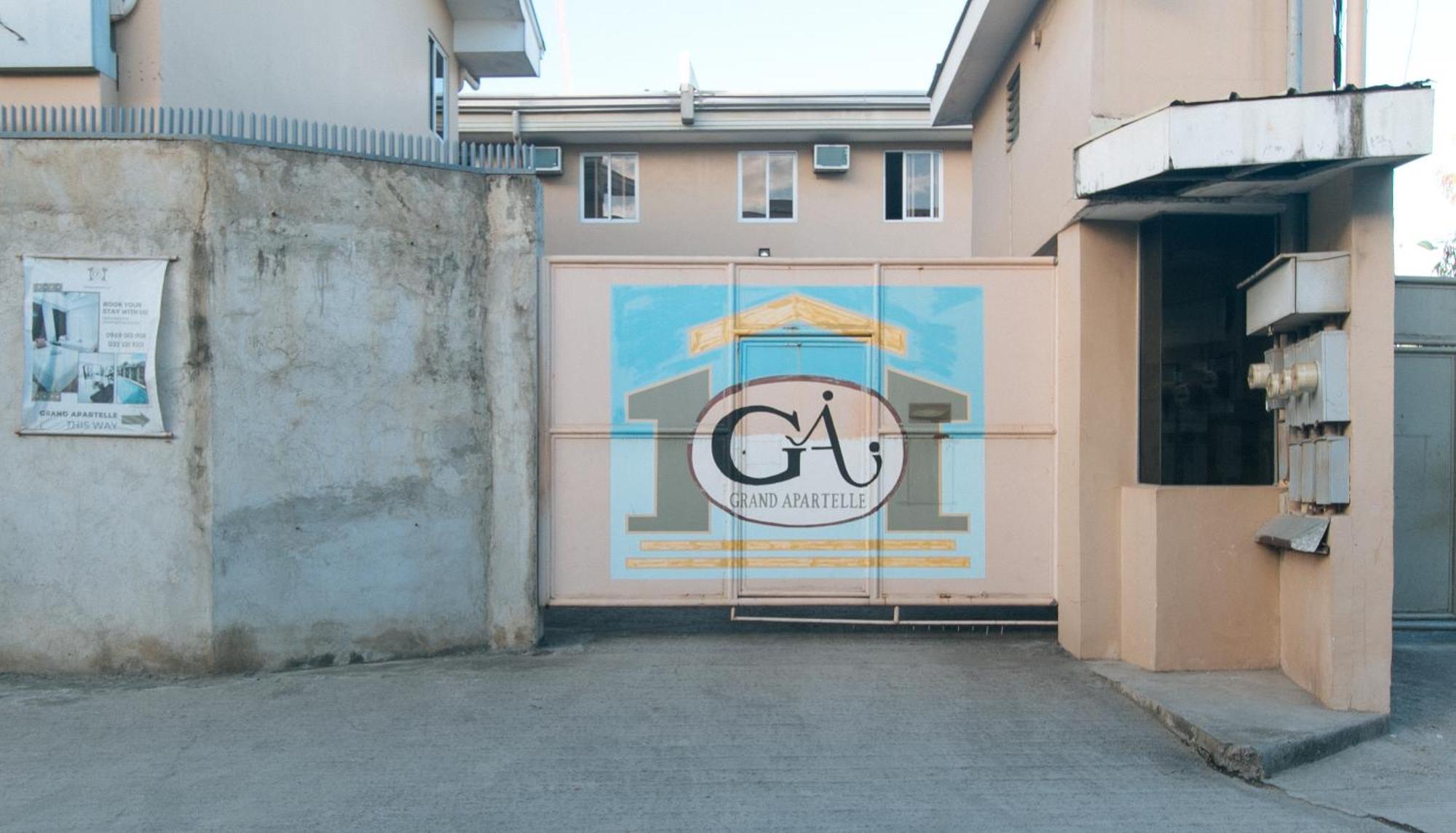 Reddoorz At Grand Apartelle Hernan Cortes Cebu Stadt Exterior foto