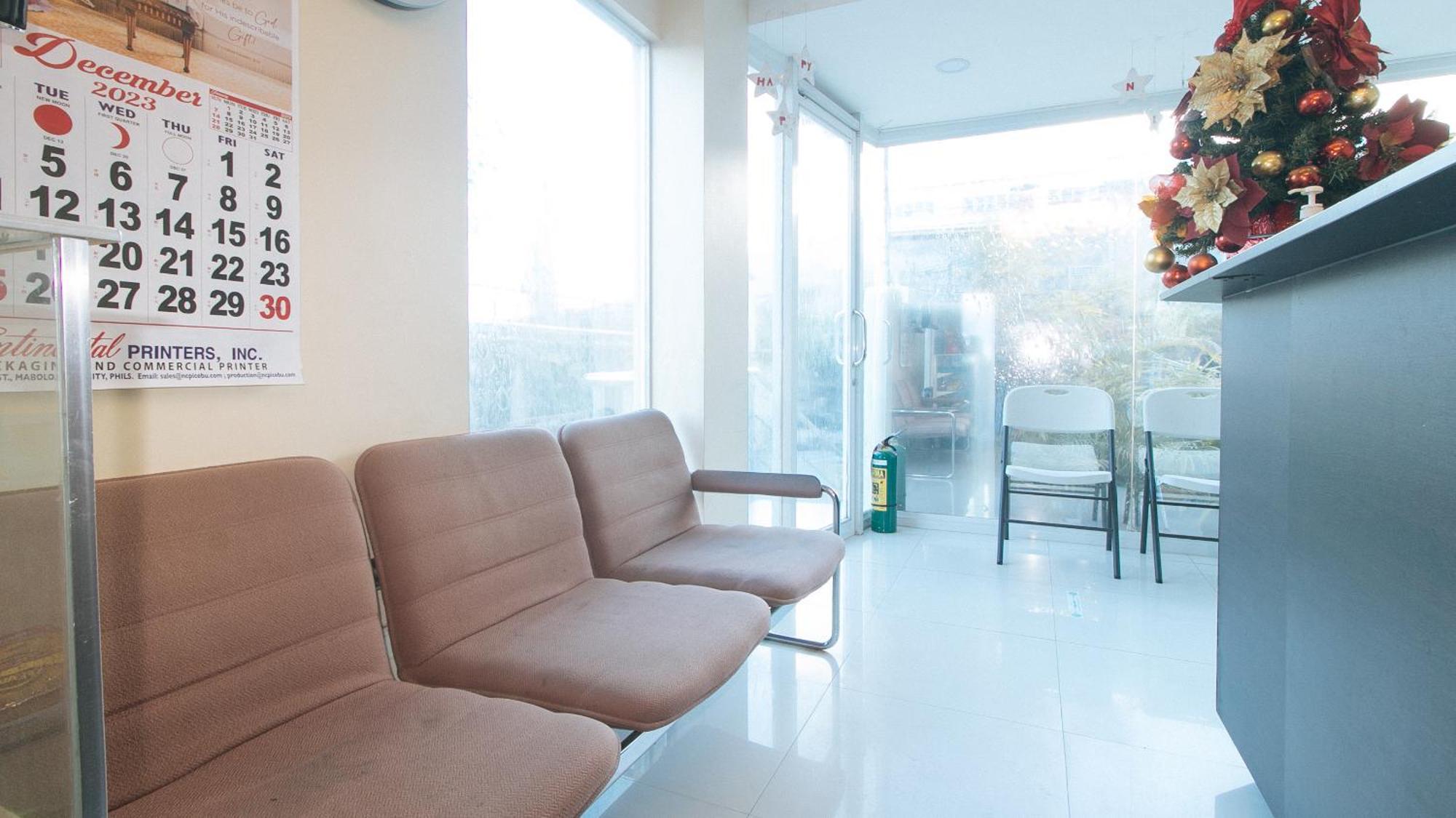 Reddoorz At Grand Apartelle Hernan Cortes Cebu Stadt Exterior foto