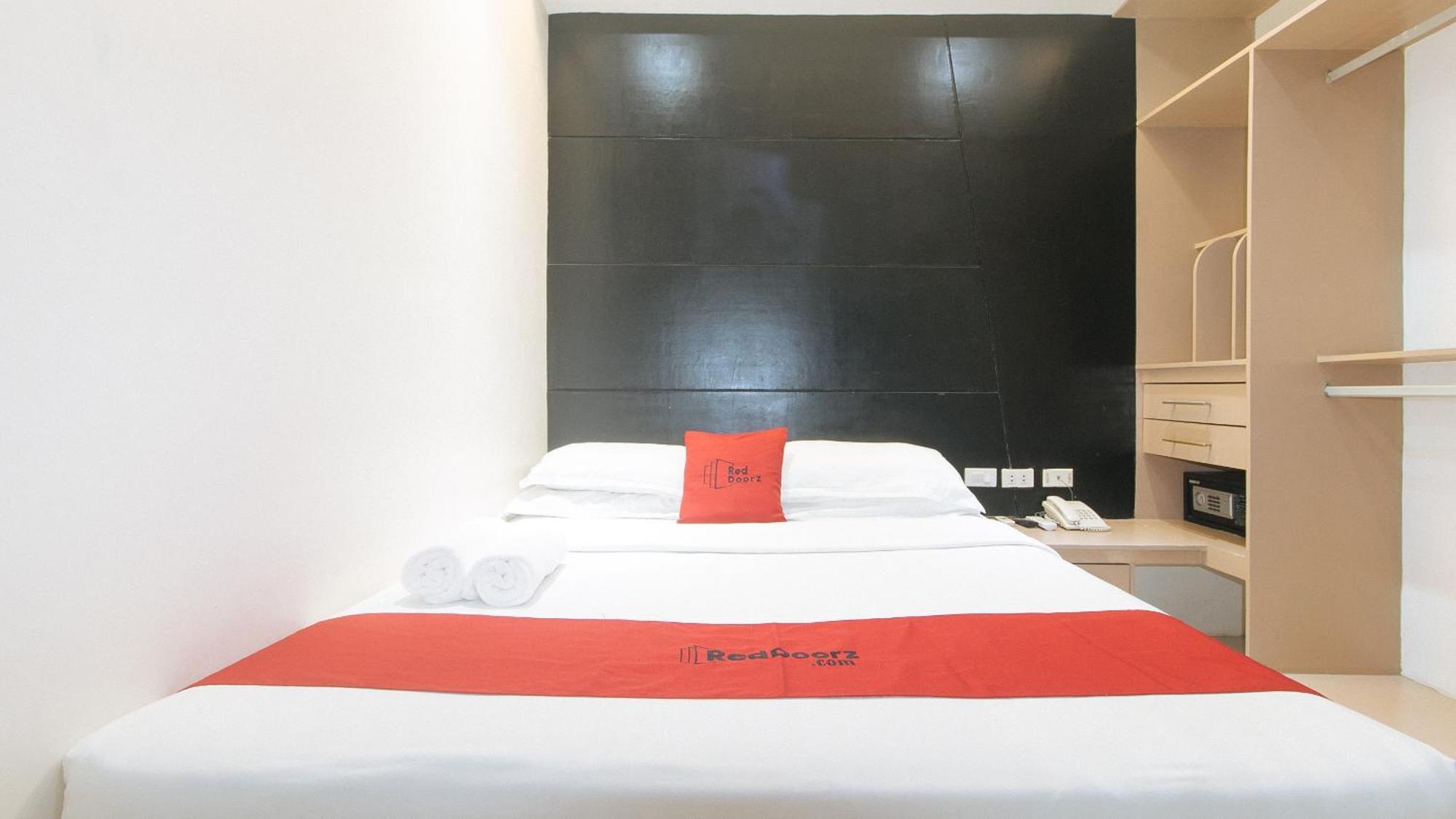 Reddoorz At Grand Apartelle Hernan Cortes Cebu Stadt Exterior foto