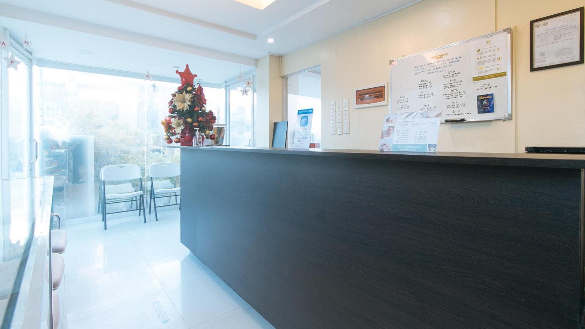 Reddoorz At Grand Apartelle Hernan Cortes Cebu Stadt Exterior foto