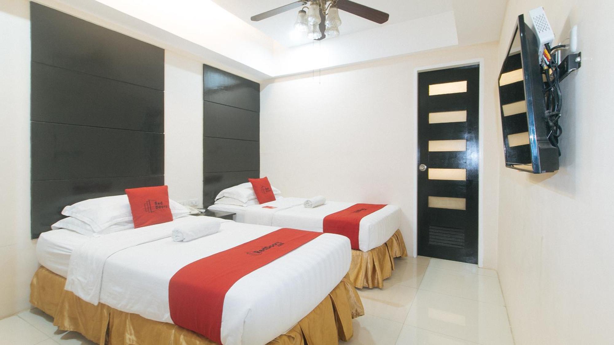 Reddoorz At Grand Apartelle Hernan Cortes Cebu Stadt Exterior foto