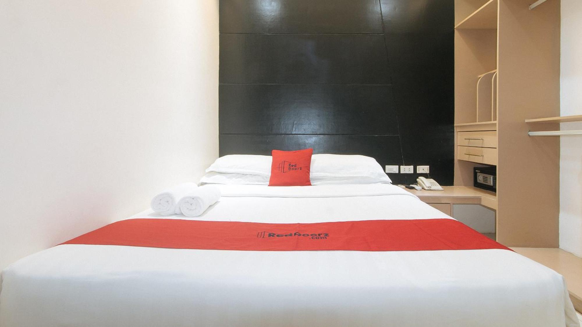 Reddoorz At Grand Apartelle Hernan Cortes Cebu Stadt Exterior foto