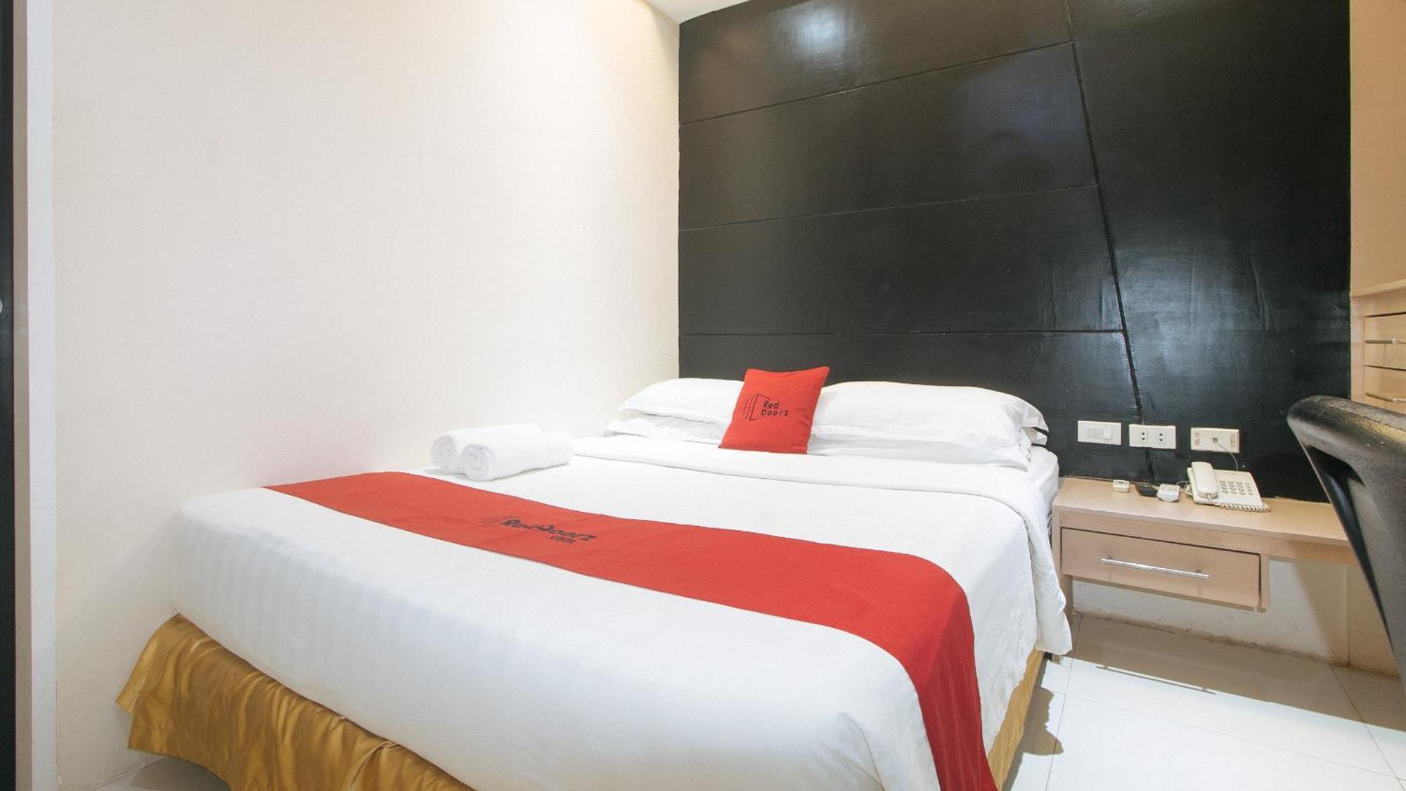 Reddoorz At Grand Apartelle Hernan Cortes Cebu Stadt Exterior foto